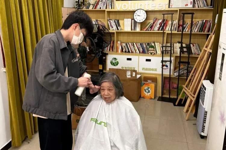 最新广纳镇，友情的温馨日常