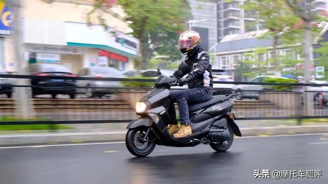 雅马哈全新电吹风，家的温馨与友情的热力之选