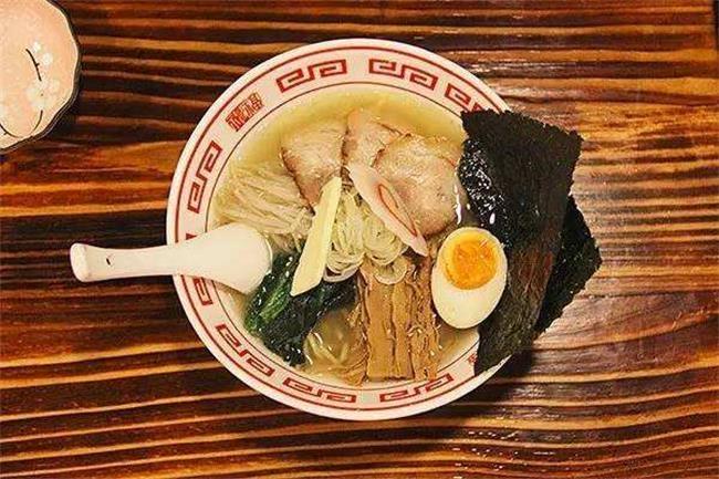 日本出行最新,日本之行的新发现，小巷深处的独特风味