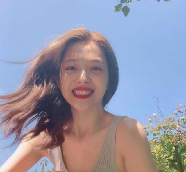 缅怀已故香港明星，与自然美景对话，寻找内心的平和之旅