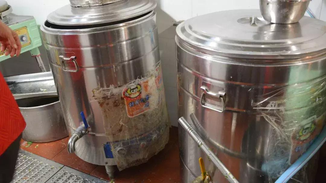 成都电视台主持人探寻小巷特色小店，惊喜连连的故事分享