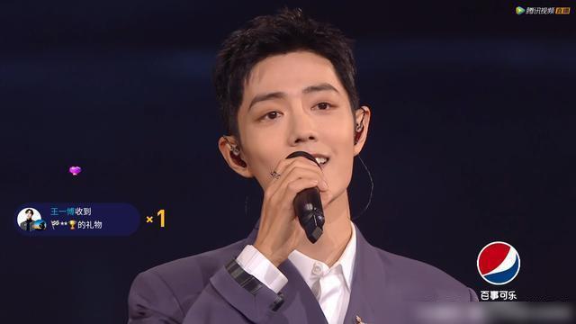 蔡振华，时代之光下的璀璨演艺星辉