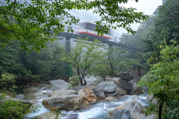 兰博基尼最新车型，驶向自然，探寻内心宁静之旅