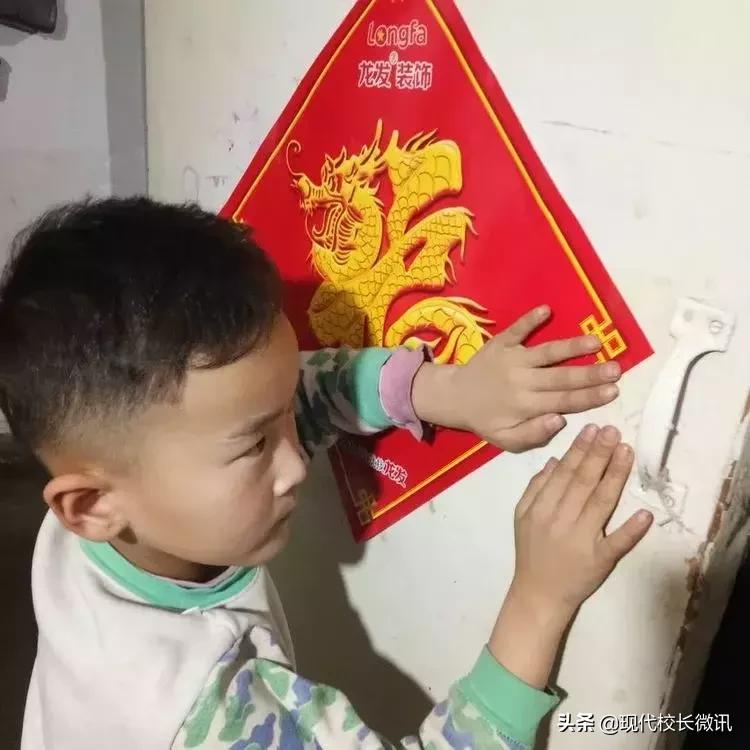 最新春联与小巷神秘小店迎春禧