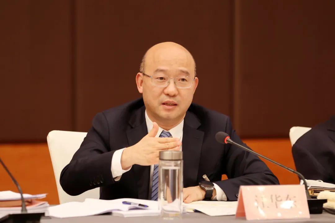 铝行情更新，与自然对话，探寻内心宁静之旅