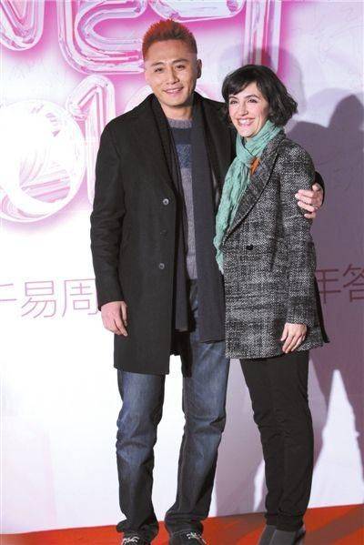 军官的小妻子最新章节揭秘，小巷中的秘密风情